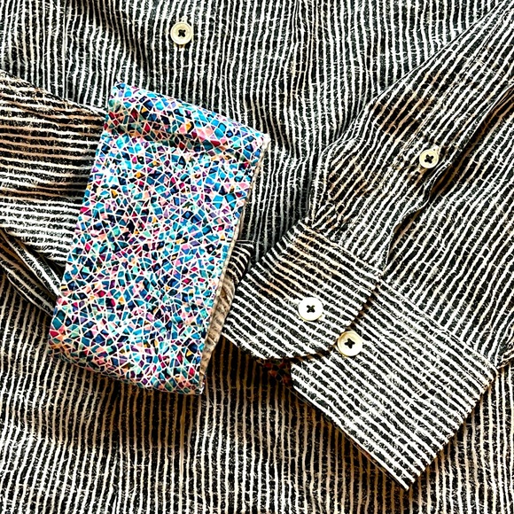 Bugatchi black and white striped button-down shirt with contrasting cuffs - Picture 6 of 8